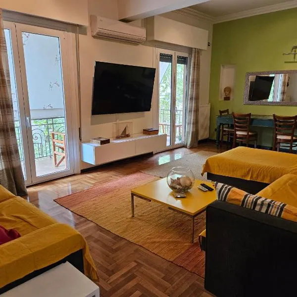 3 bedder condo in Ilisia, Megaro Mousikis, hotel in Athens