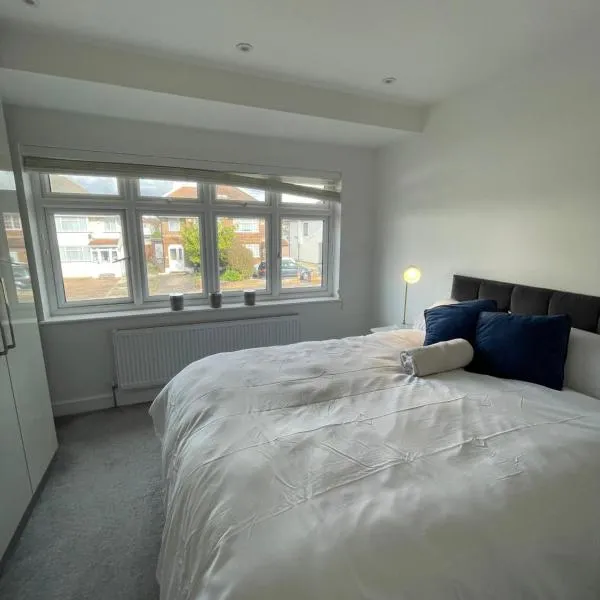 Grey Home Near wembley arena, hotel di Wealdstone