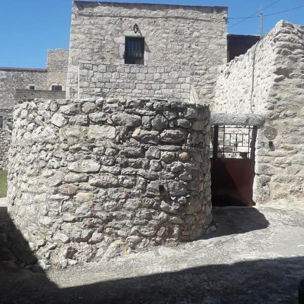 Πέτρινο σπίτι-Stone house, hotel em Koíta