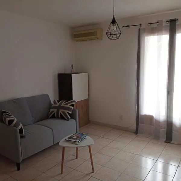 Appartement Côté Rocher, hotel en La Garde