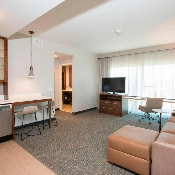 Residence Inn by Marriott Cincinnati Midtown/Rookwood، فندق في Bellevue