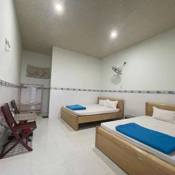 Nhà nghỉ Vân Hùng, hotel in Ấp Long Sơn