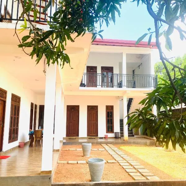 Iwaree Holiday Inn, hotel v Dambulle