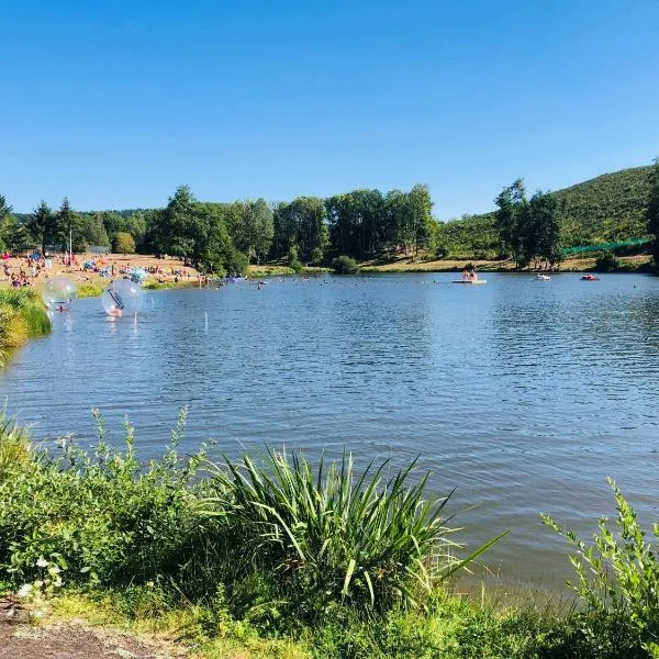 Gîte au bord du lac, hotel v destinaci Vernet-la-Varenne