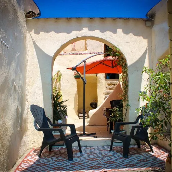 Gîte dans un charmant village du Minervois, hotel in Argeliers