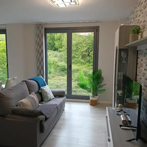 ¡Al lado de la Clínica Oftalmológica Vega!, Hotel in Oviedo