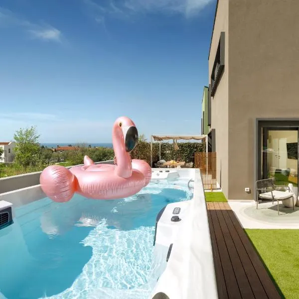 "CASA BELLA VITA" with large SPA and counter-current swimming near the beach!, hotel a Poreč (Parenzo)