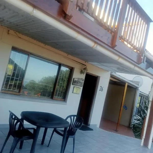 ANASTASIS, SEABREEZE CABANAS, hotel en George