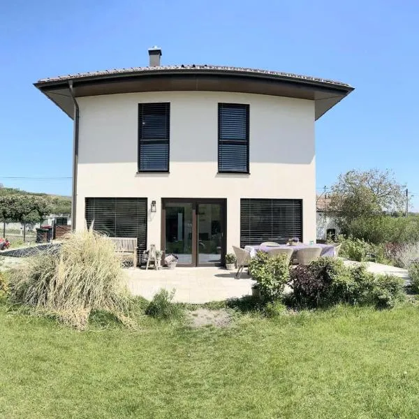 Ferienhaus K 2, hotel v destinaci Mitterretzbach