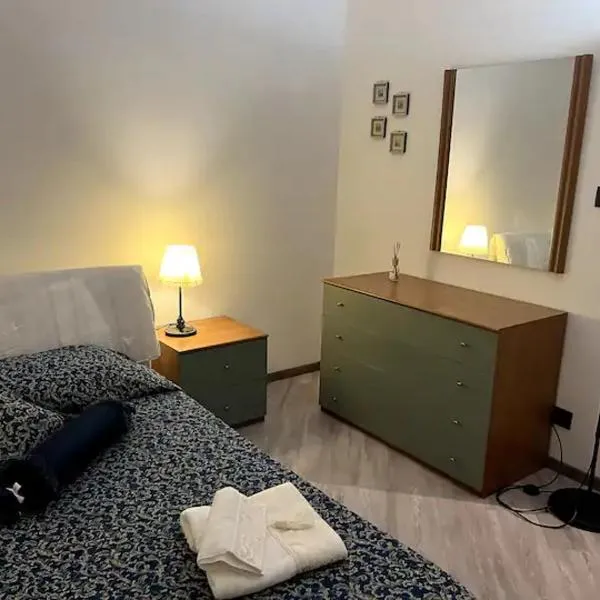 Appartamento Pine relaxing house, хотел в Пинероло