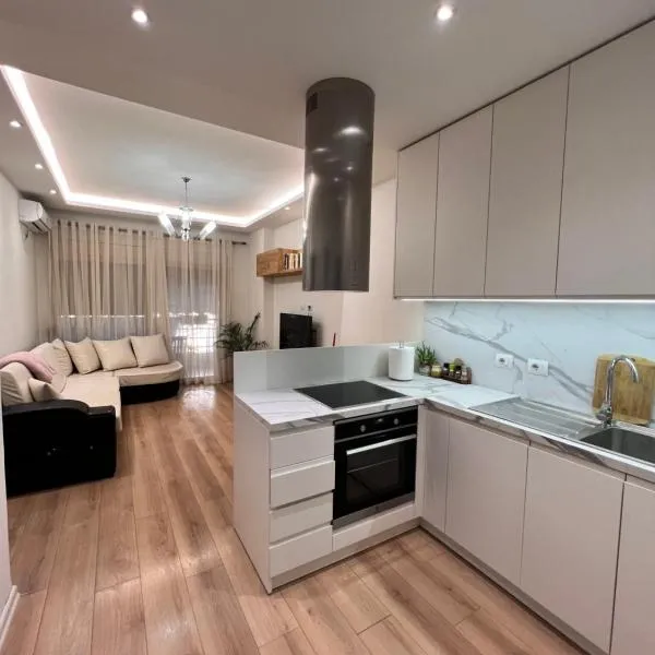 Tirana modern one bedroom Apartment, hotel v destinaci Kashari