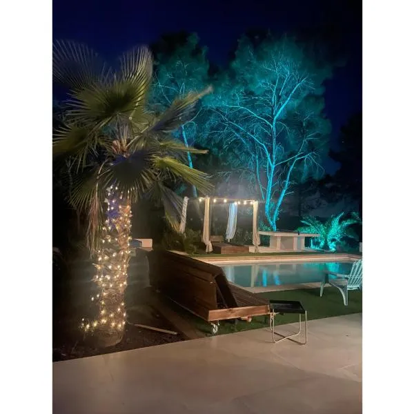 Villa LCP Jacuzzi extérieur & sauna, hotel v destinaci Lorgues
