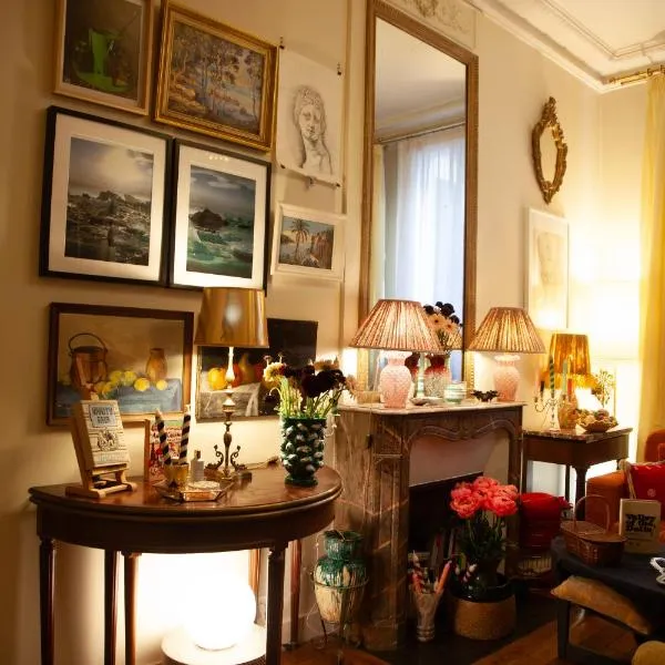 Arc de Triomphe Chic Room