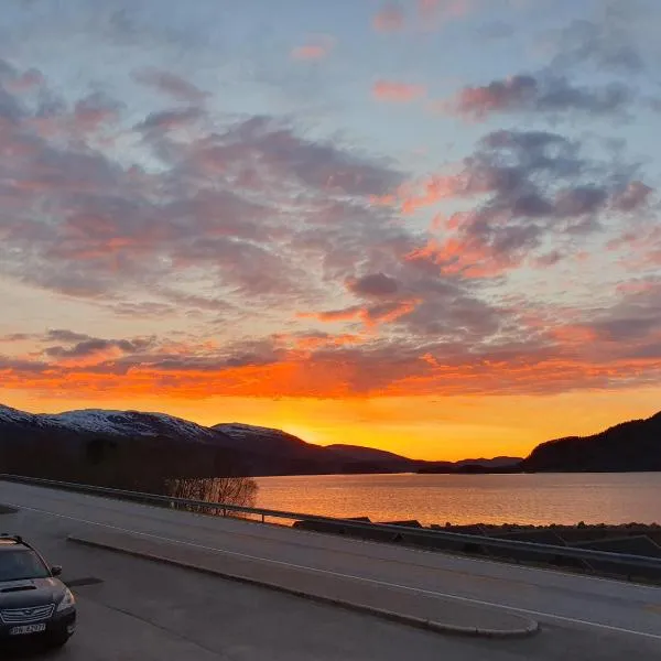 Overnatting Rodal, Hotel in Valsøybotn