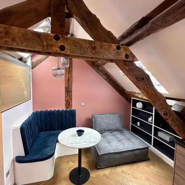 Nid d'amour sous les toits !, hôtel à Honfleur
