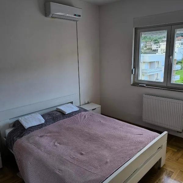 Luc 75 kvadrata stan sa dve spavce sobe, hotel en Trebinje