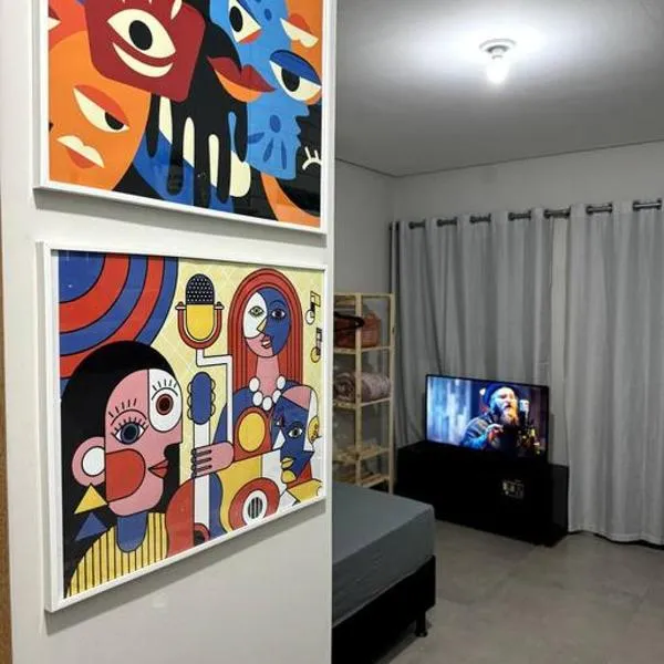 2- Studio Prox Uel e catuai c/ar, hotel in Londrina