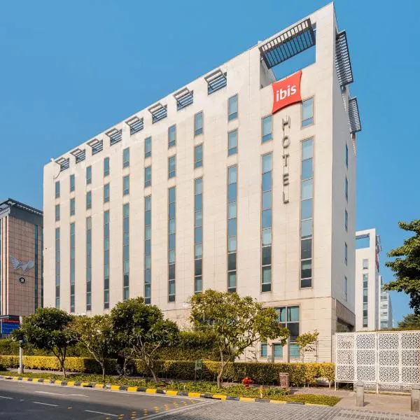 ibis New Delhi Aerocity - An Accor Brand, hotel em Pālam