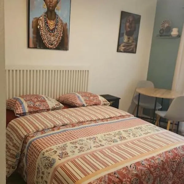 Studio avec jardin et parking 04, ξενοδοχείο σε Villenave-dʼOrnon