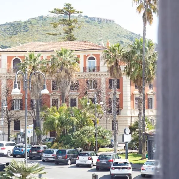 Affittacamere Piazza Mazzini, hotel v destinaci Terracina