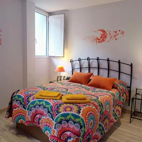 La Casita de Diana Laredo, Casco Antiguo, parking free, hótel í Laredo