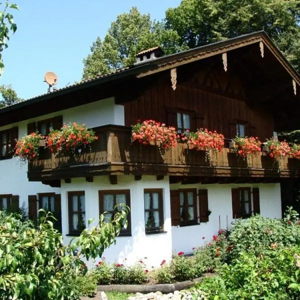 Ferienhaus Daxenberger, hotel in Bernau am Chiemsee