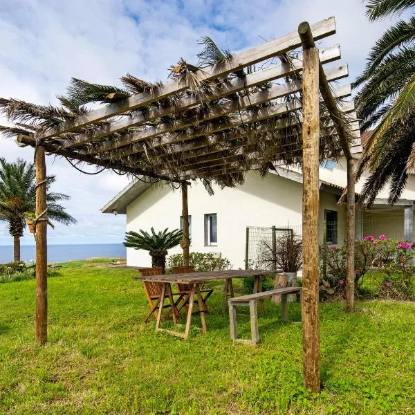 Casinha do Monte, hotel v destinaci Achadinha