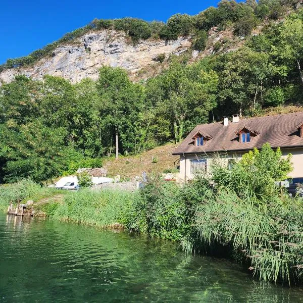 Chez roger, hotel in Chanaz