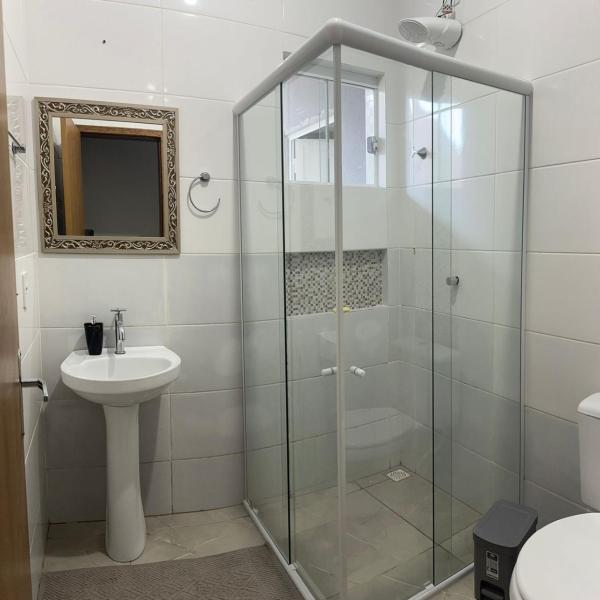 Casa confortável para até 4 pessoas - 2 quartos - ótima localização - Foto 3