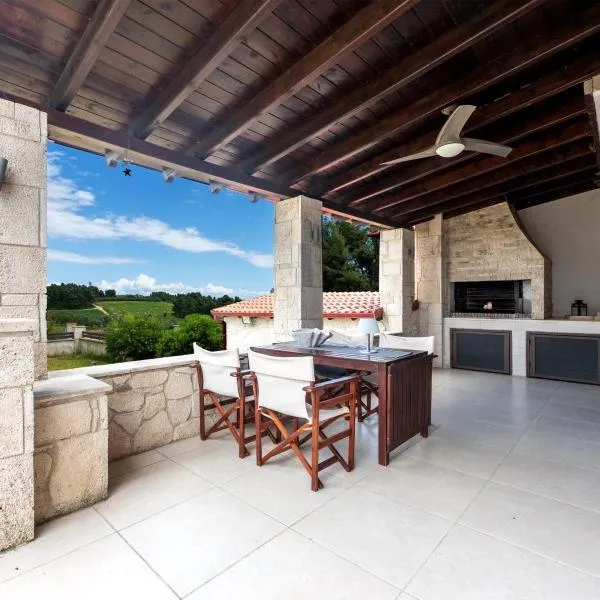 Elani top hill villas, hotel en Elani