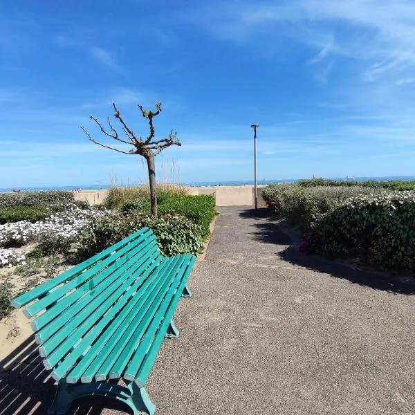 Les pieds dans l'eau aux Mers du Sud - Gruissan Les Ayguades, hotel in Gruissan