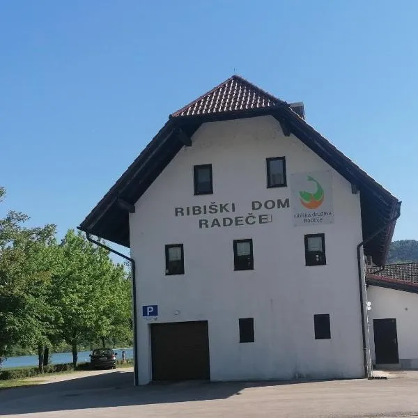 Ribiški dom Radeče, hotel em Sevnica