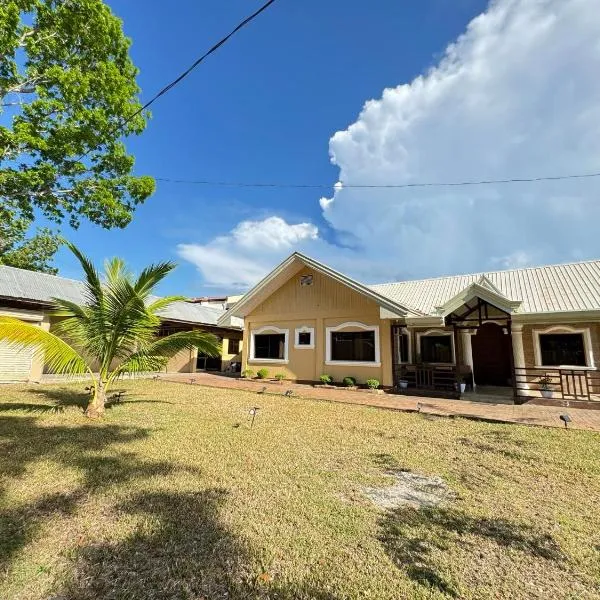 TenEighteen Family Vacation Home, hotel in Dipolog