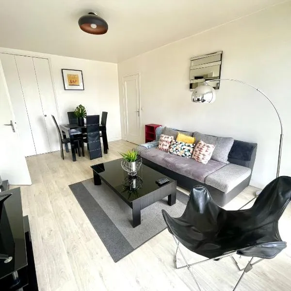 PARIS centre ville lumière Tour Eiffel