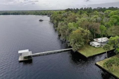 St Johns River Retreat Unit 2, hotel en Crescent City