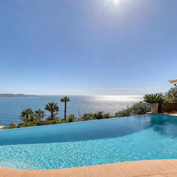VILLA INFINITY 200m2 VUE MER, Giens & Porquerolles, Hotel in Carqueiranne