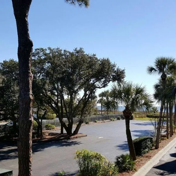 Beachin It!-Oceanview Updated 2024, King Bed Bikes, hotel en Hilton Head Island