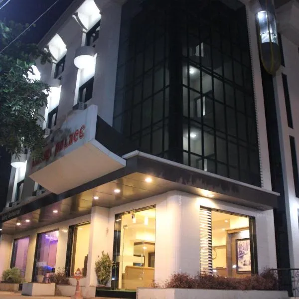 Hotel Laxmi Palace, viešbutis mieste Širdis