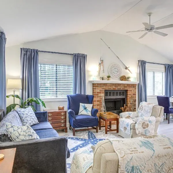 Charming Ocean Pines Home - 9 Mi to Beach!, ξενοδοχείο σε Ocean Pines