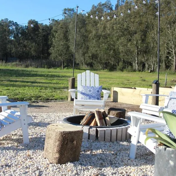 The Ranch - Coastal Farmhouse midway to Newcastle Airport and Beaches, hotel em Mullwee