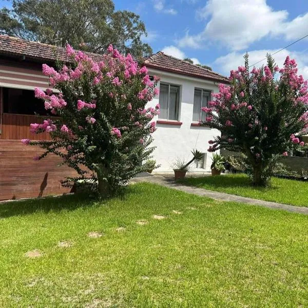 MJED House, hotel in Ingleburn