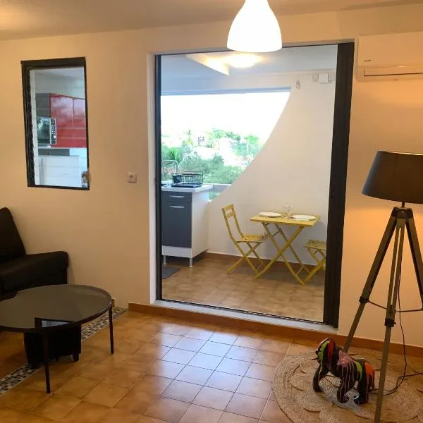 Bel appartement situé idéalement, hotel in Schœlcher