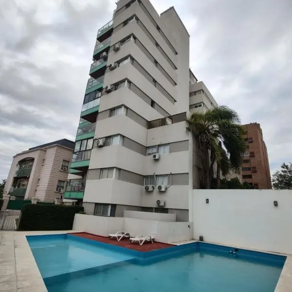 Departamento Alta Cordoba Lautaro II Dormitorios con Pileta、コルドバのホテル