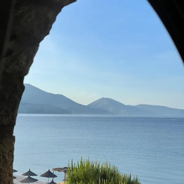 Valta Hotel, hotel v destinaci Qëparo