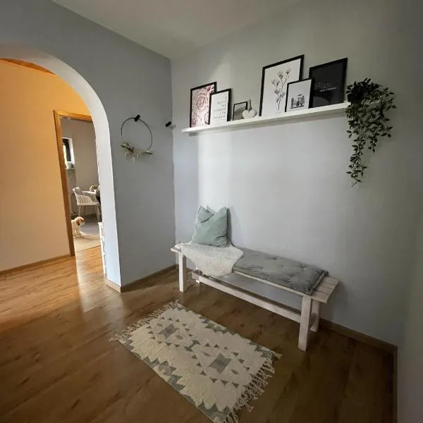 Haus Anna, hotel v destinaci Lemberg