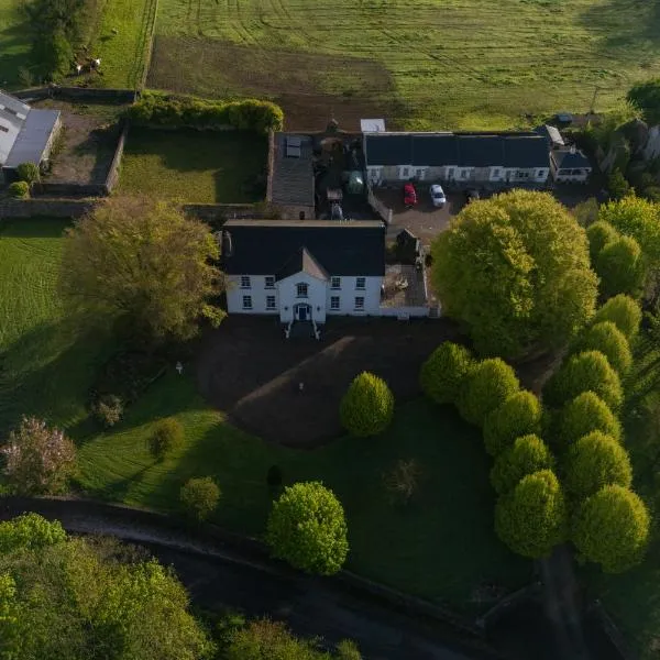 The Carriage Houses at Beechpark House – hotel w mieście Bunratty