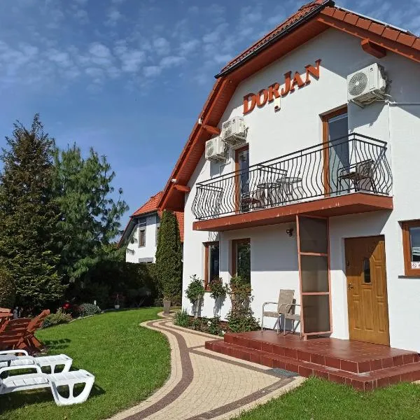 DorJan - Pokoje Gościnne, hotel v destinaci Dziwnówek