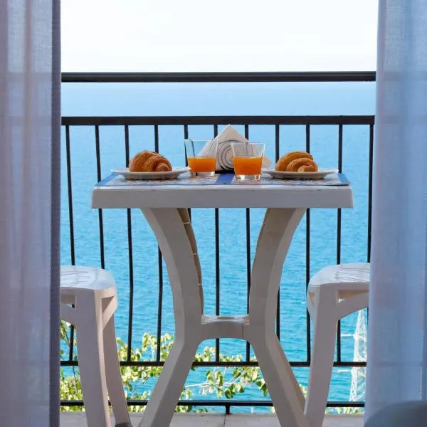 Kalimera Apartment, hotel v destinaci Santo Stefano di Camastra