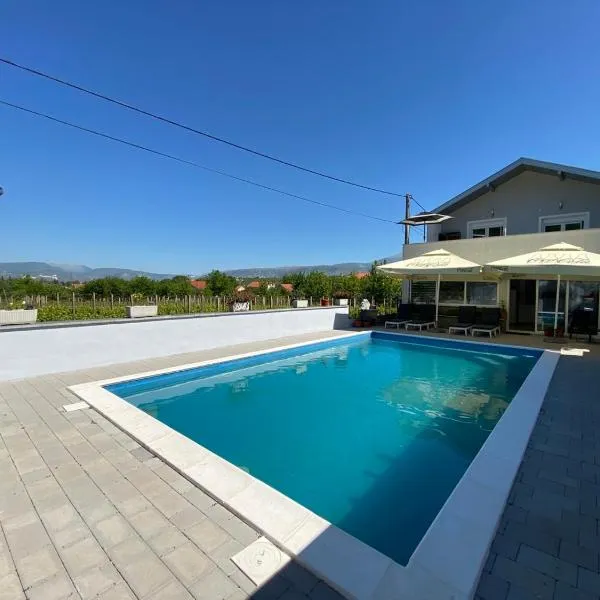 Villa Cabera, hotel v destinaci Buna