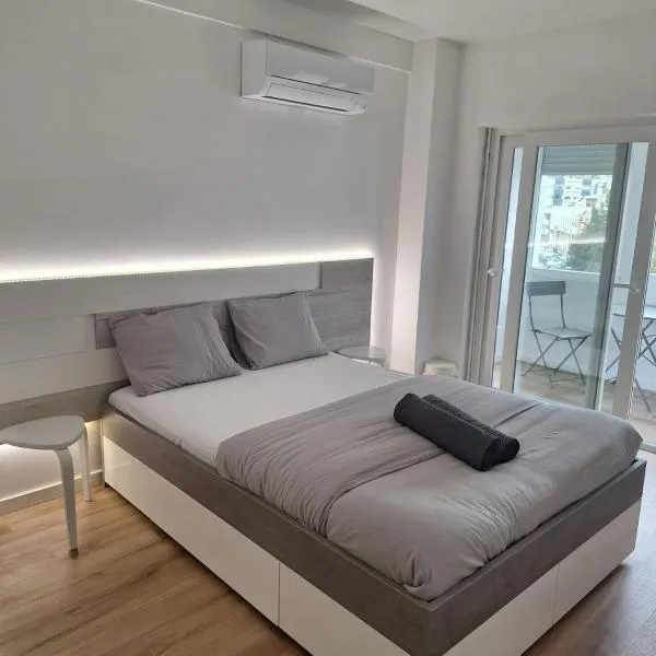 Lisbon South Bay Rooms 2, hotel v destinaci Almada